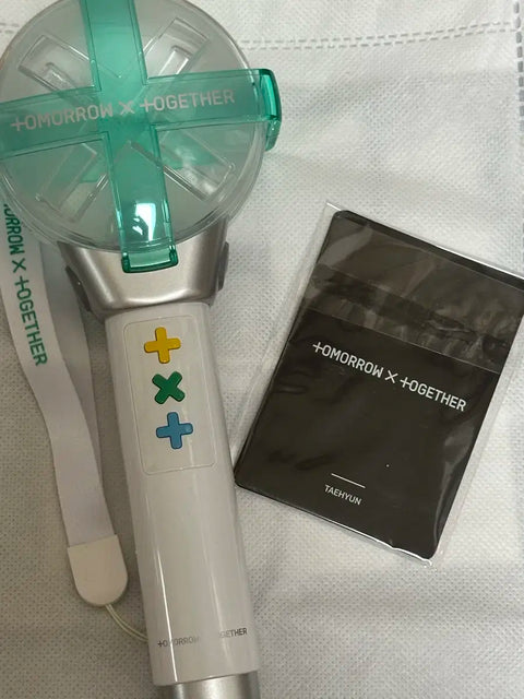 Tomorrow X Together MOA Bong 1