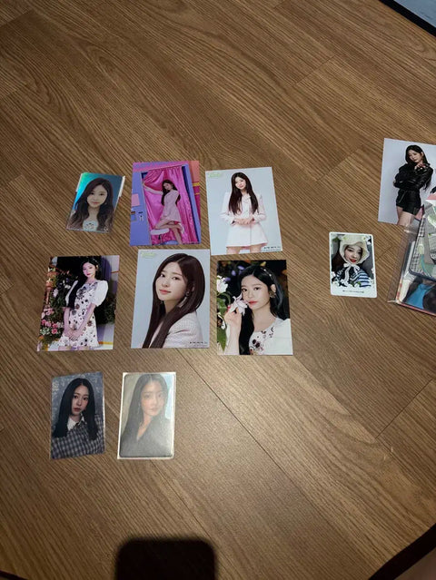 Kim Min-ju's transportation card and photocard. Twelve photos as a set.