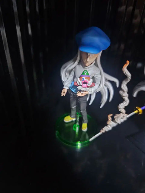 Selling Hunter x Hunter Kite resin figure.