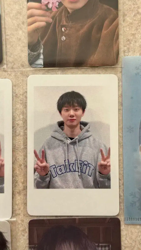 Ha Hyunsang gray hoodie photocard lot