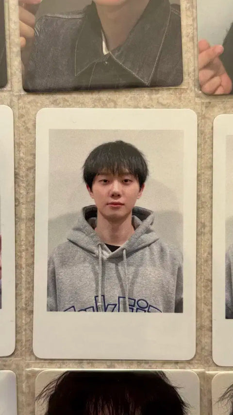 Ha Hyunsang gray hoodie photocard lot