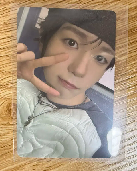 Selling Yushi Color Jewel Unboxing Album.