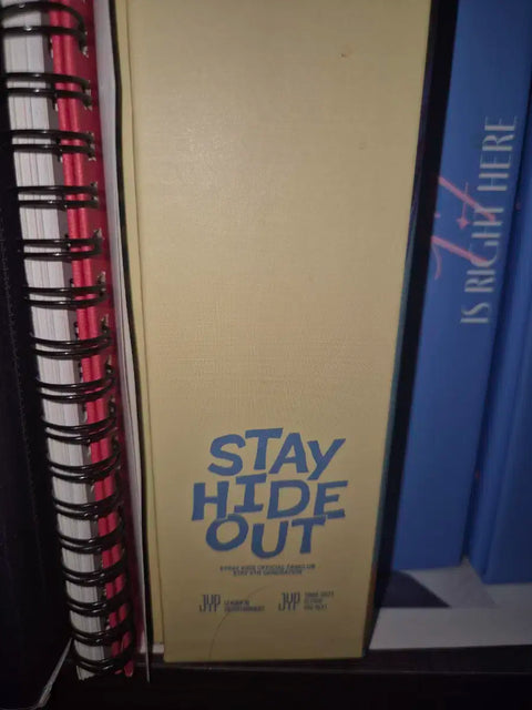 Selling Stray Kids' unopened albums! Urgent sale!!