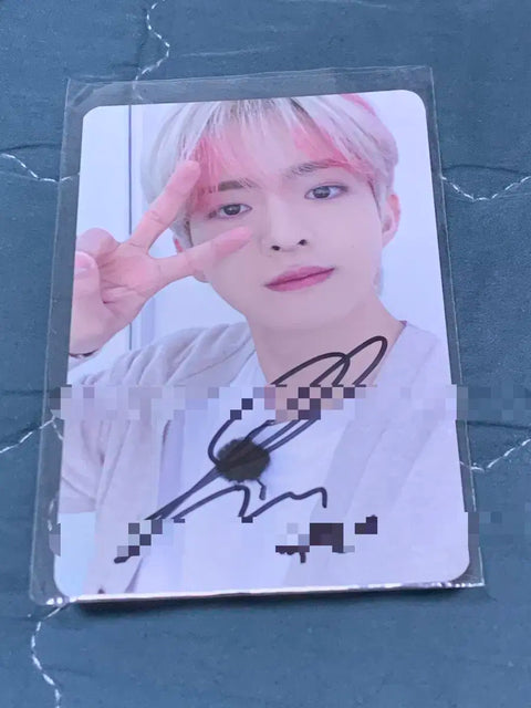 VICTON Jung Subin signed photocard
