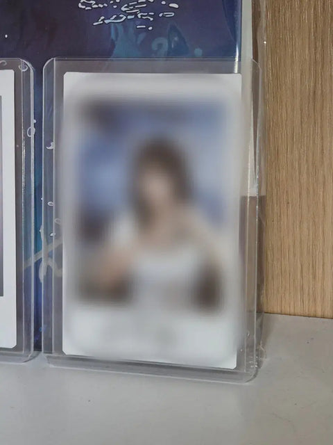 Selling QWER Siyeon signed polaroid.