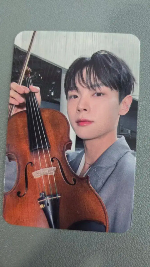 Lucy Shin Ye-chan photocard instrument
