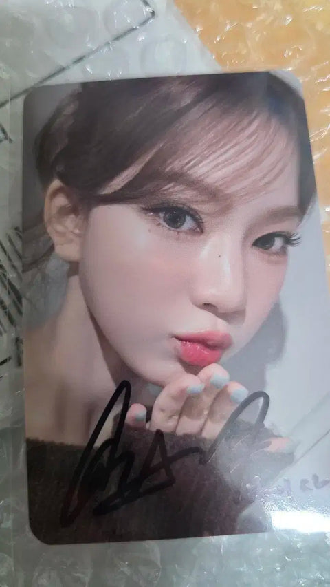STAYC Isa signed photocard