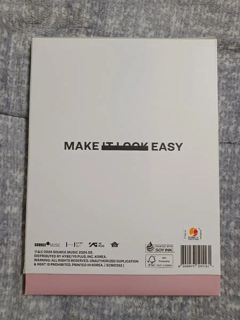 LE SSERAFIM EASY album