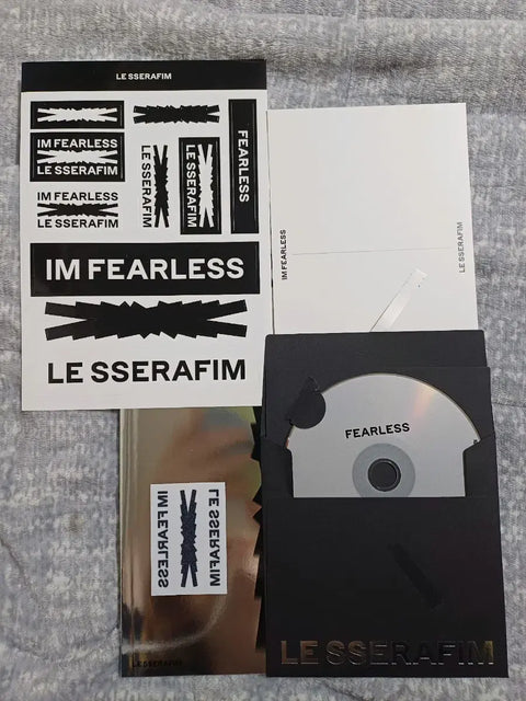 LE SSERAFIM FEARLESS album
