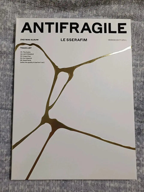 LE SSERAFIM ANTIFRAGILE album