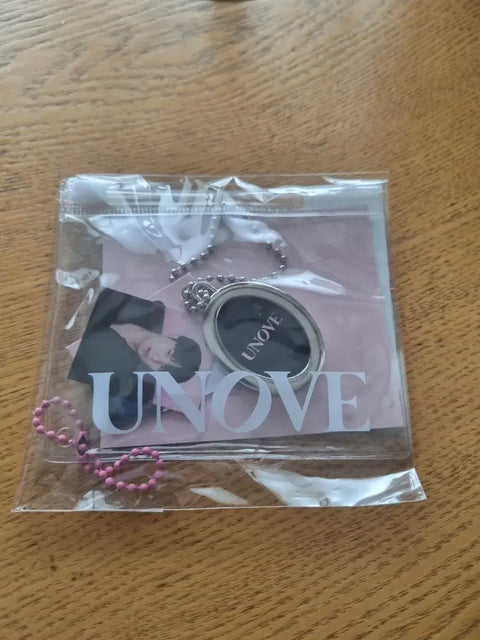 UNOVE Anove Mingyu Photocard + Keychain Set